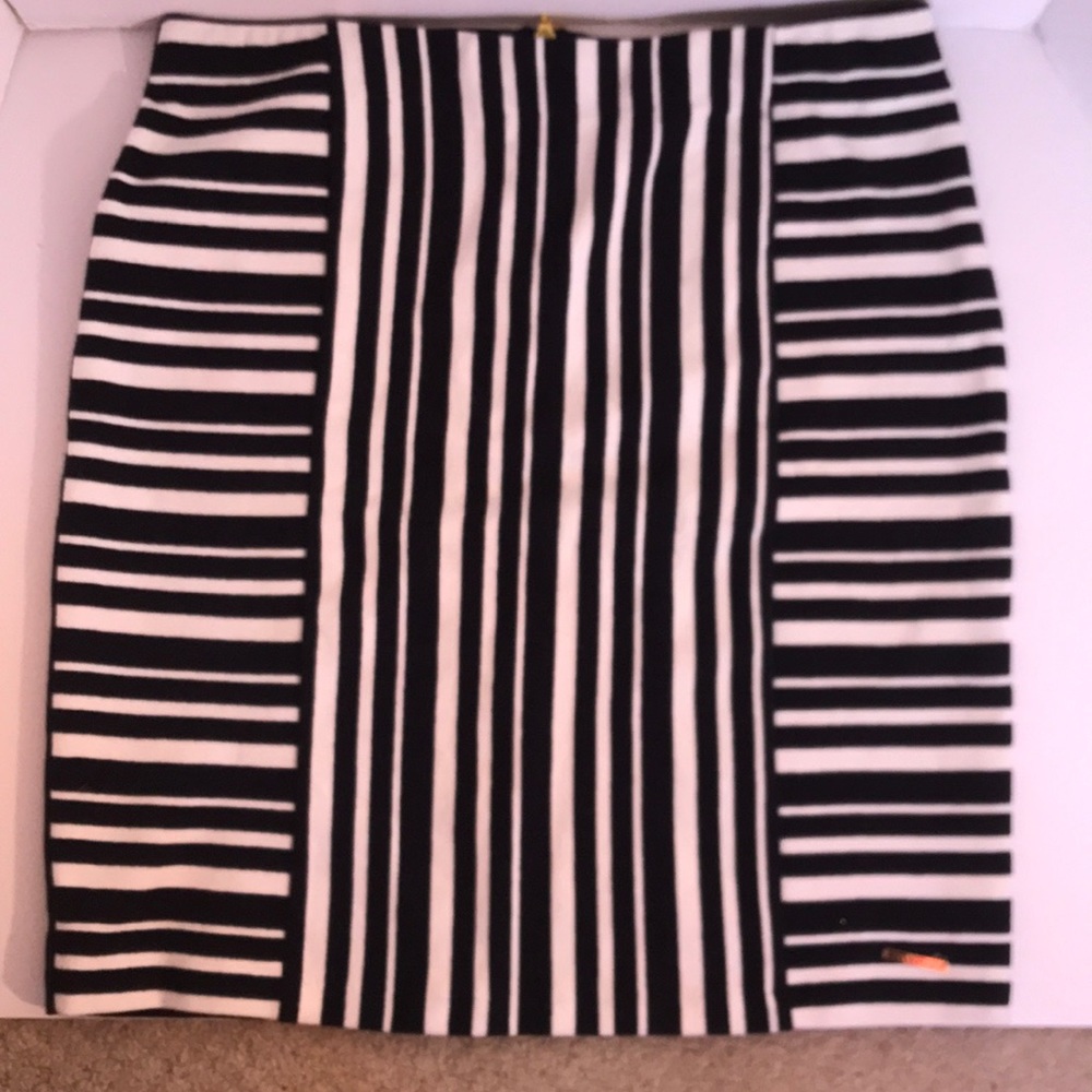 Anne klein mini skirt